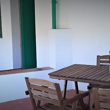 Cala Vinagra House מלון