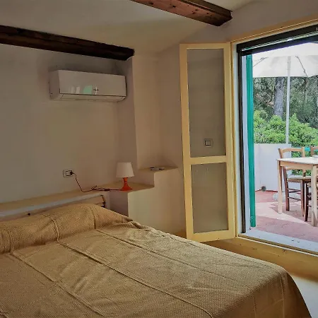 מלון Cala Vinagra House *